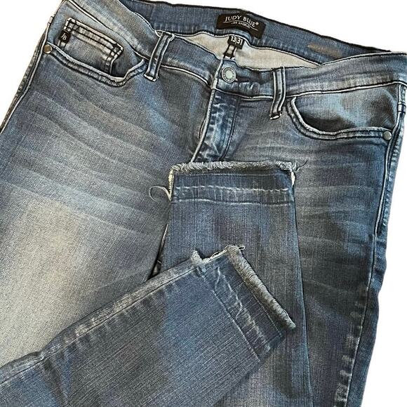 Judy Blue Skinny Fit Raw Ankle Hem Jeans Style JB8272MD Sz 13/31 RN 116380 - Picture 7 of 10